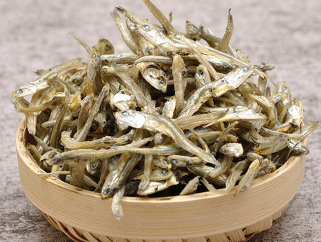 Dried silver carp